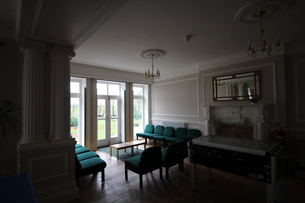 White Hall Centre095 White Hall Centre095